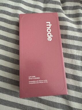 rhode skin Lip Case for iPhone 15 Pro — Salty tan